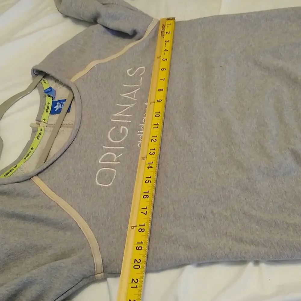 Original Adidas Women's size medium sweatshirt. Comfy and Cozy
